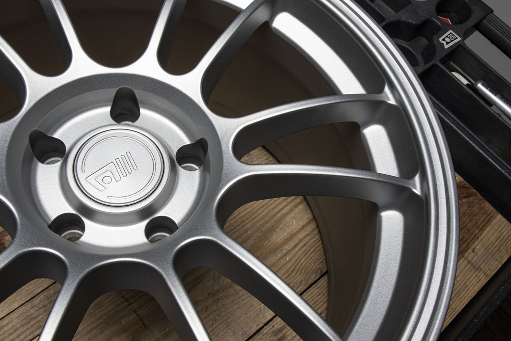 Motegi MR146 15X8 4X100 HYPER SLV 28MM
