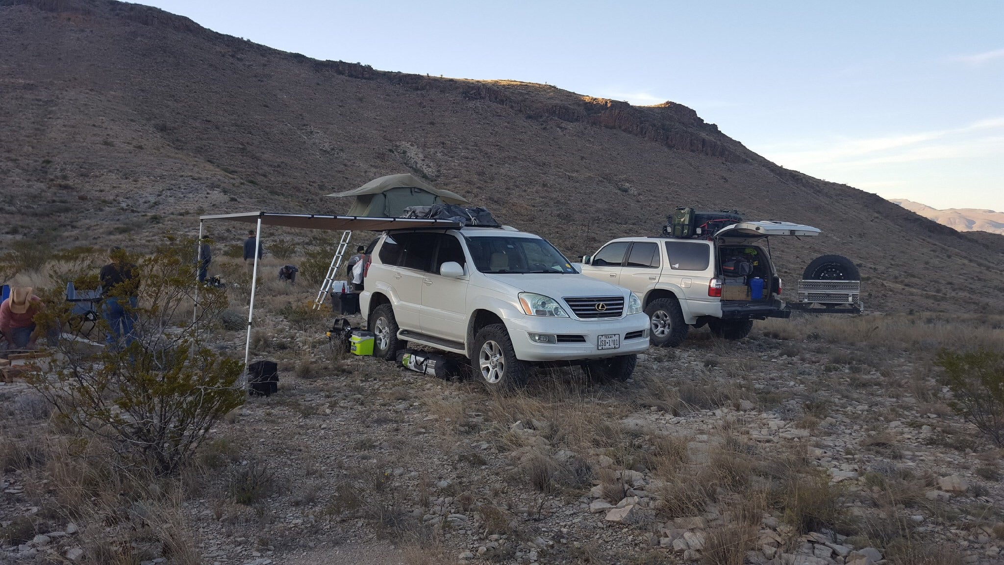 Lexus GX 470 Canopy/Awning Mounts for Factory Roof Rail