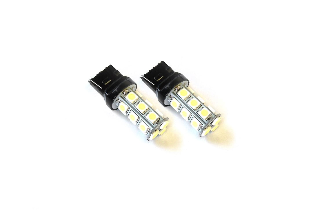 7440 5050 LED 18 Chip Bulbs (White)