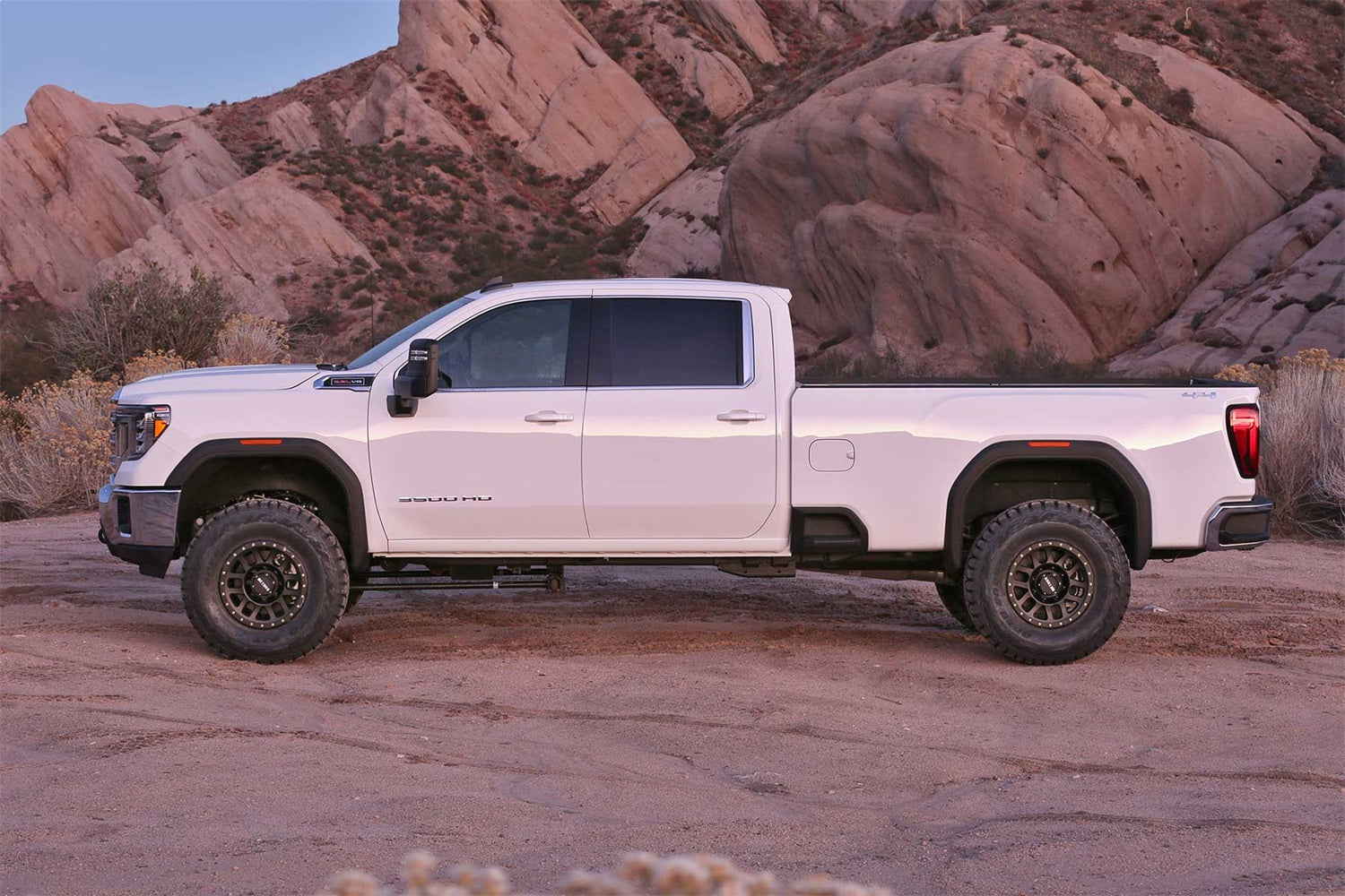 4' PERF SYS W/PERF SHKS 2020-23 GM